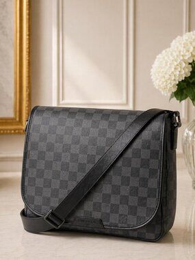 Authentic Louis Vuitton Daniel MM Damier Graphite Crossbody Bag